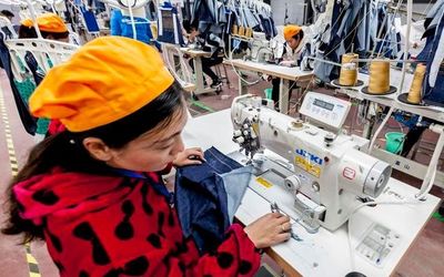说说服装加工老板的现状:小厂做成作坊,作坊也要关掉,路在何方?