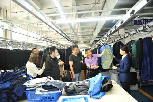 揭示新颖的标格 呈现别样的情调 成都服装 服饰 行业协会黄文章会长一行赴格调服饰公司考察交流